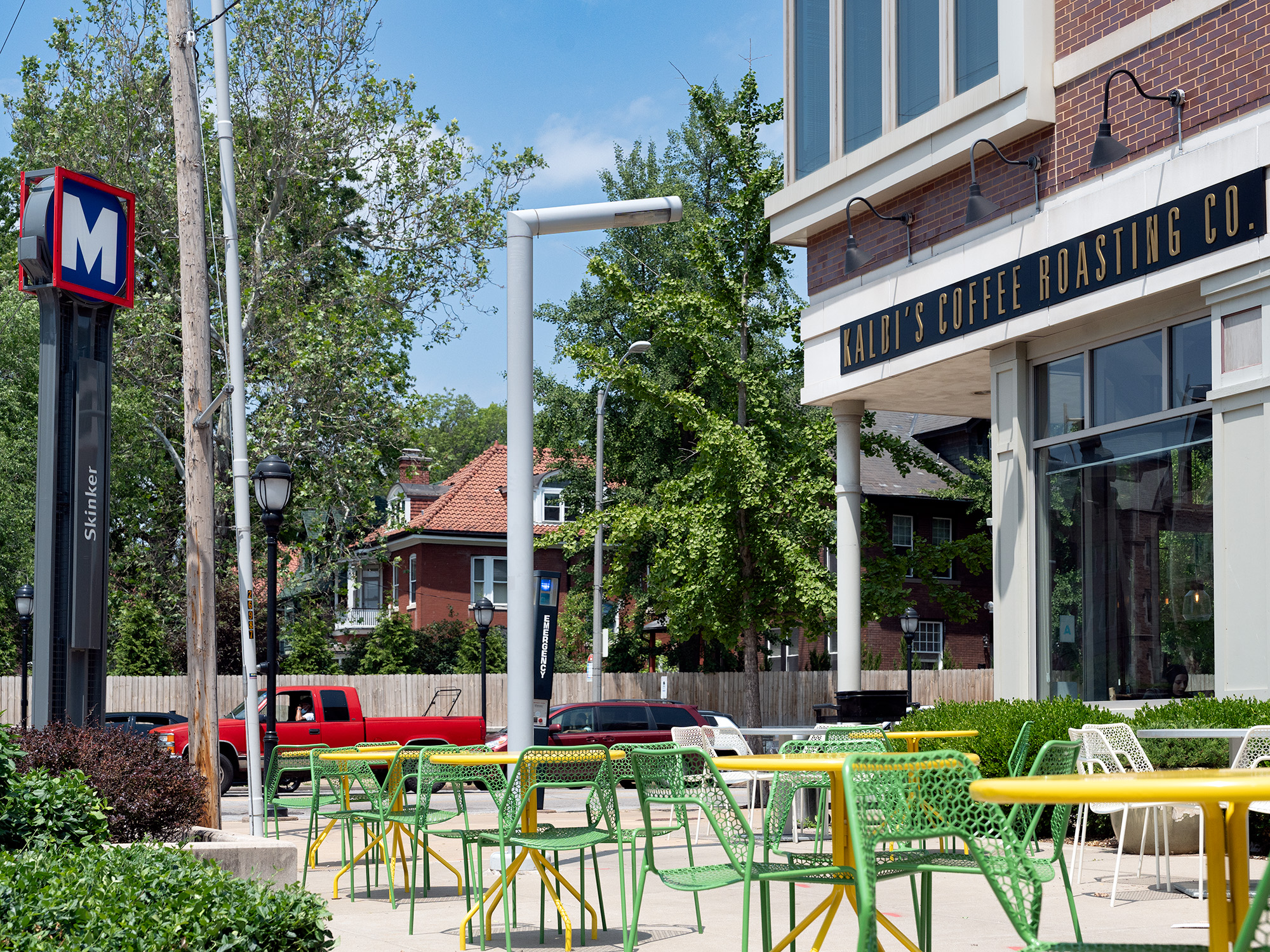 Exterior shot of Kaldi's Coffee Skinker Cafe